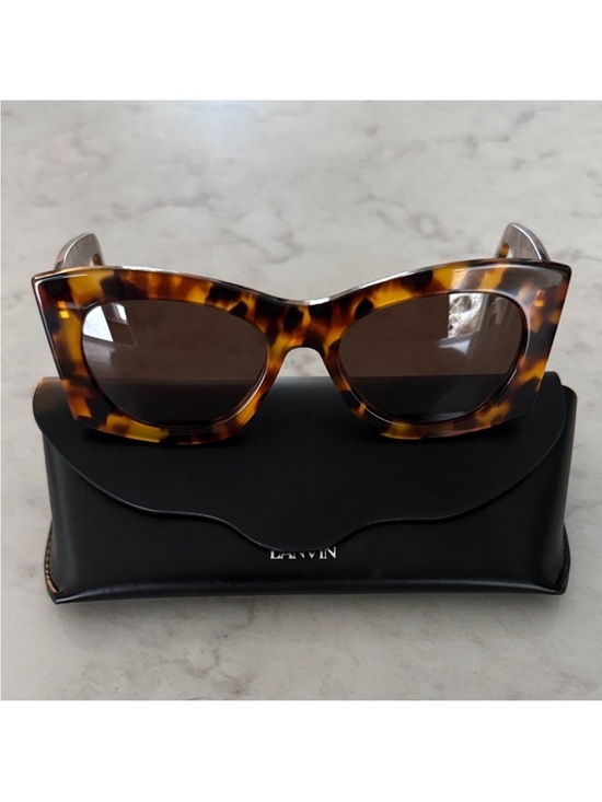 Lanvin Accessories - Lanvin Tortoiseshell Cat Eye Sunglasses - Brown